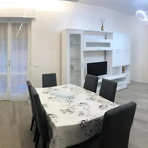  Apartment White House