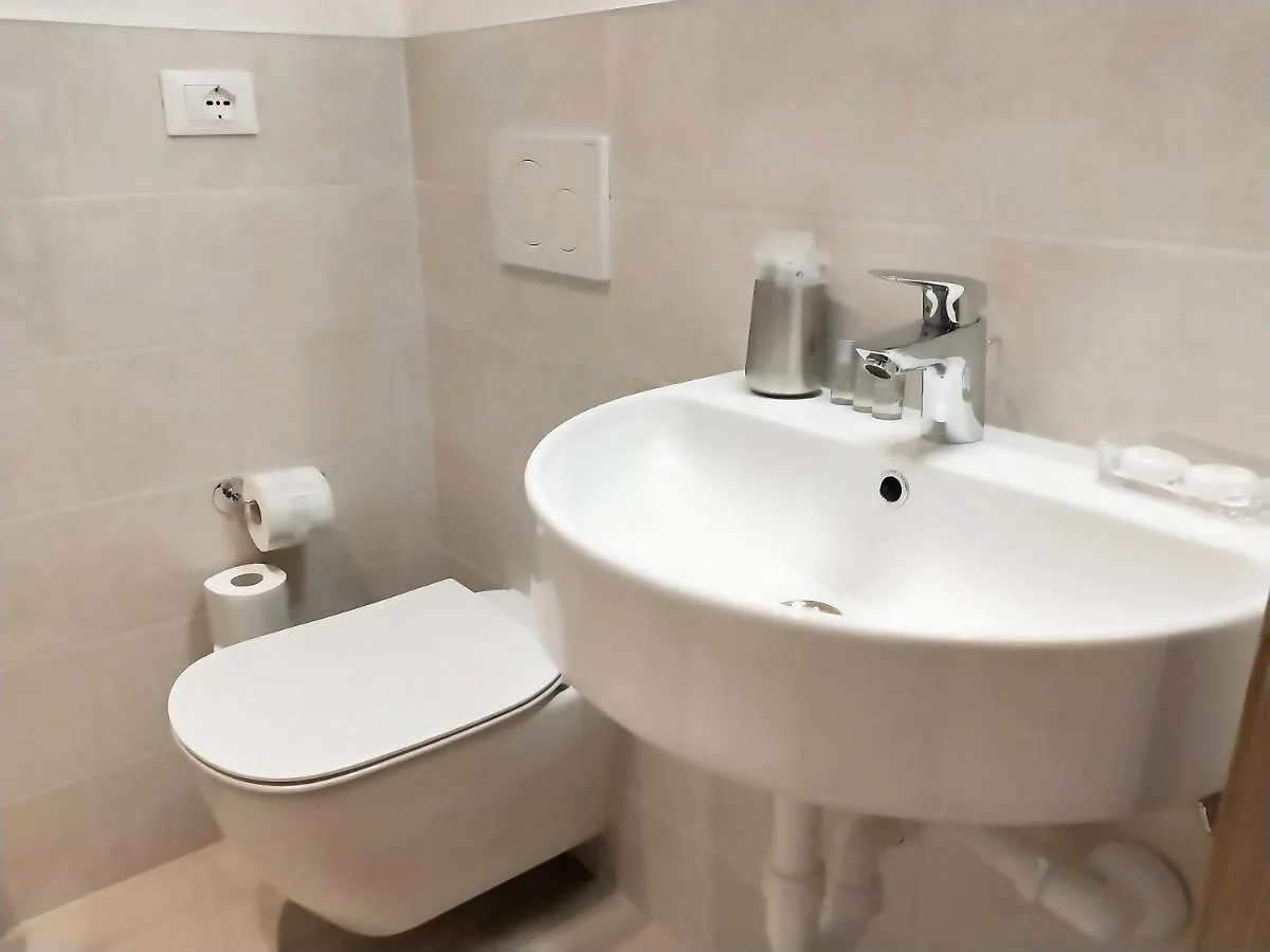 Apartment Via Poma Rooms Verona